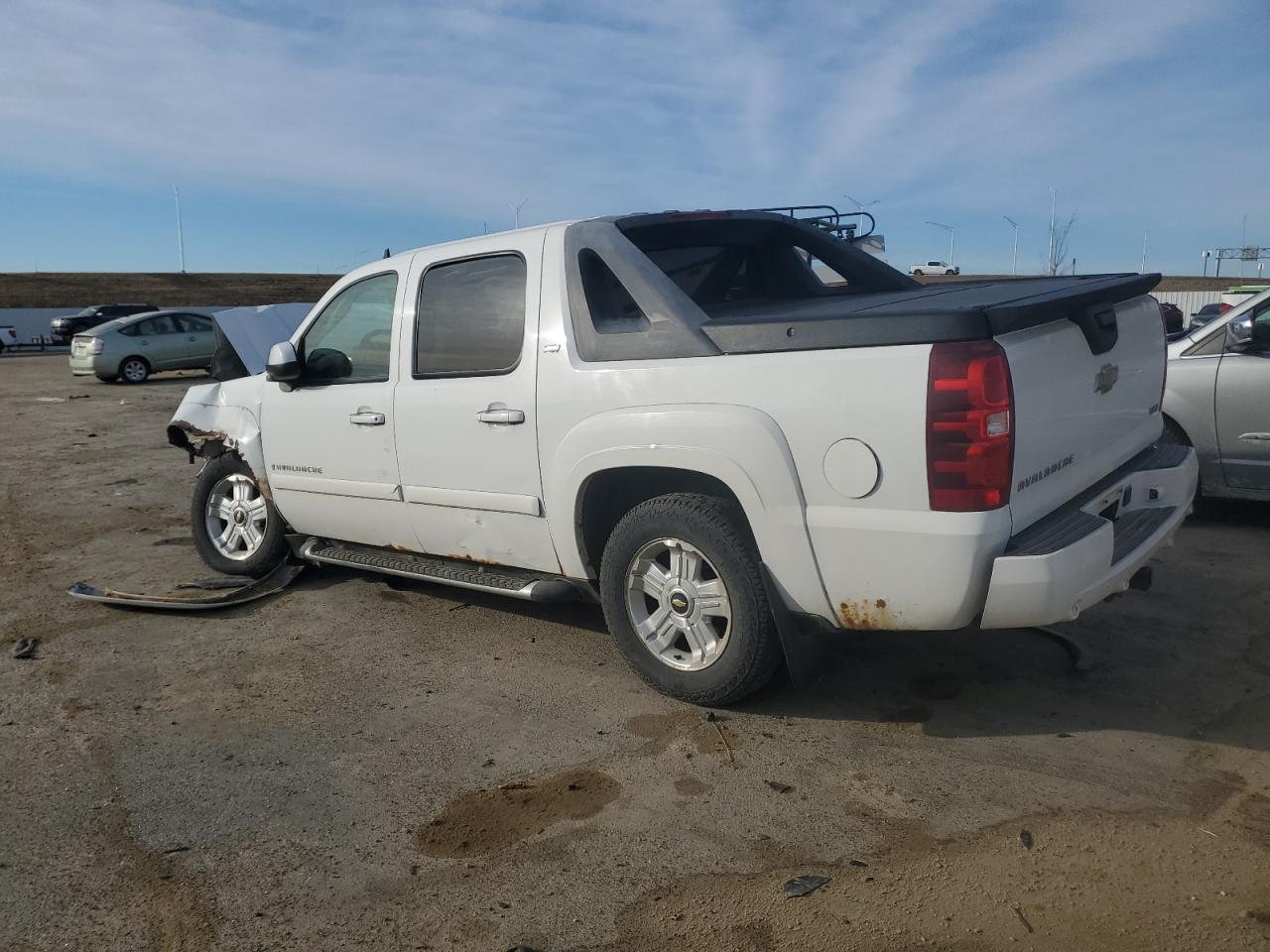 2009 Chevrolet Avalanche - Image 2