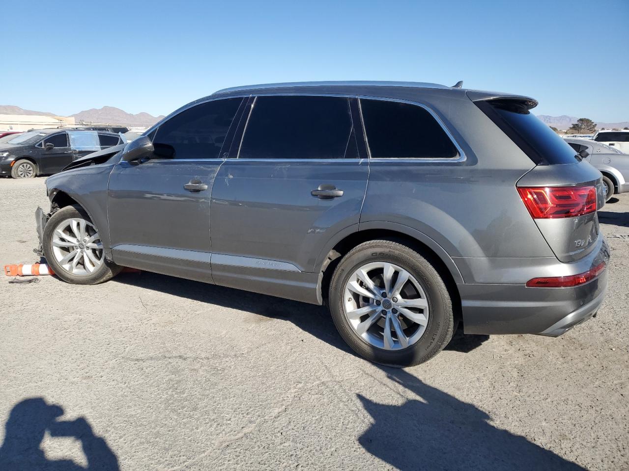 2017 Audi Q7 - Image 2