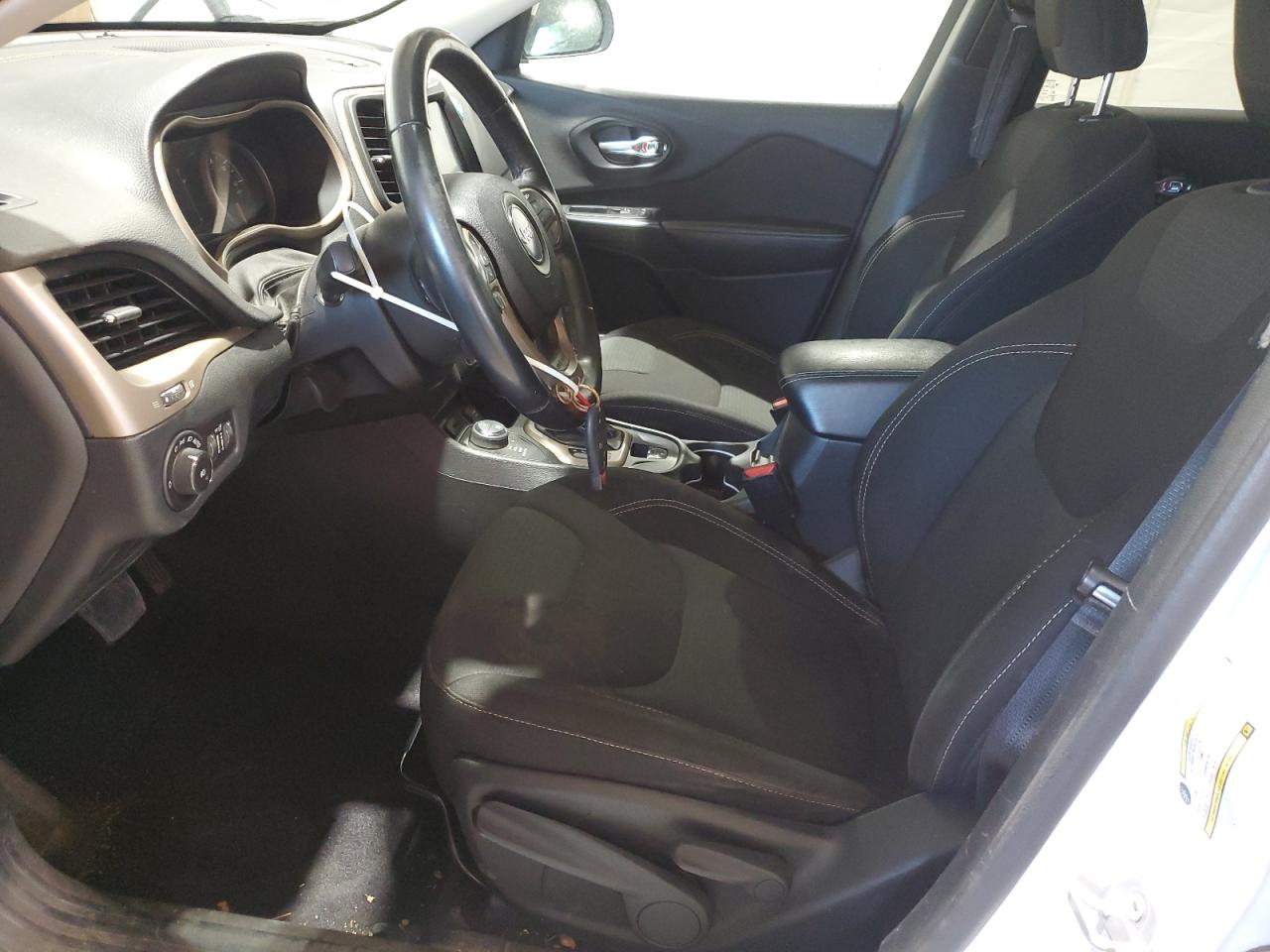 2016 Jeep Grand Cherokee - Image 7