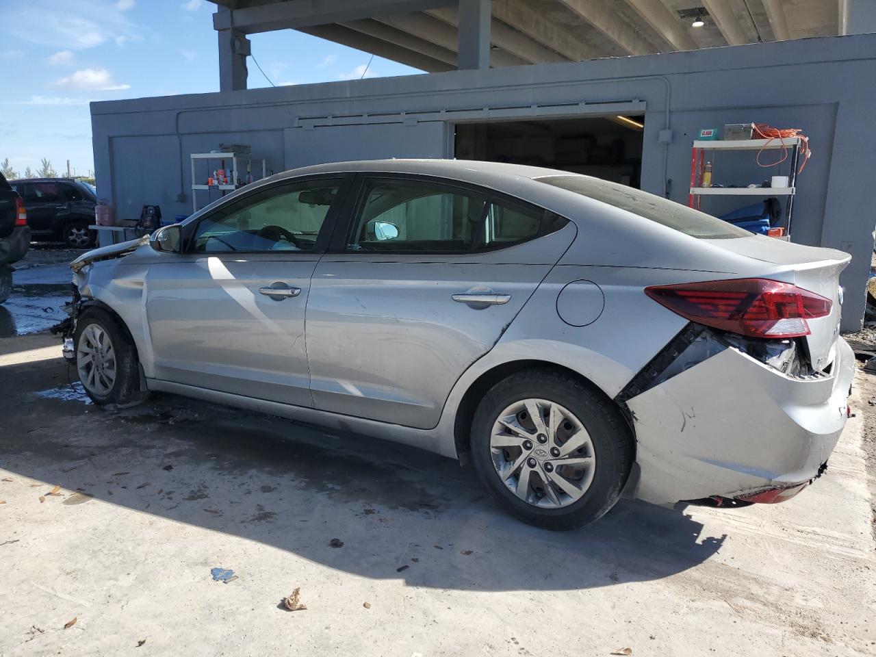 2020 Hyundai Elantra - Image 2