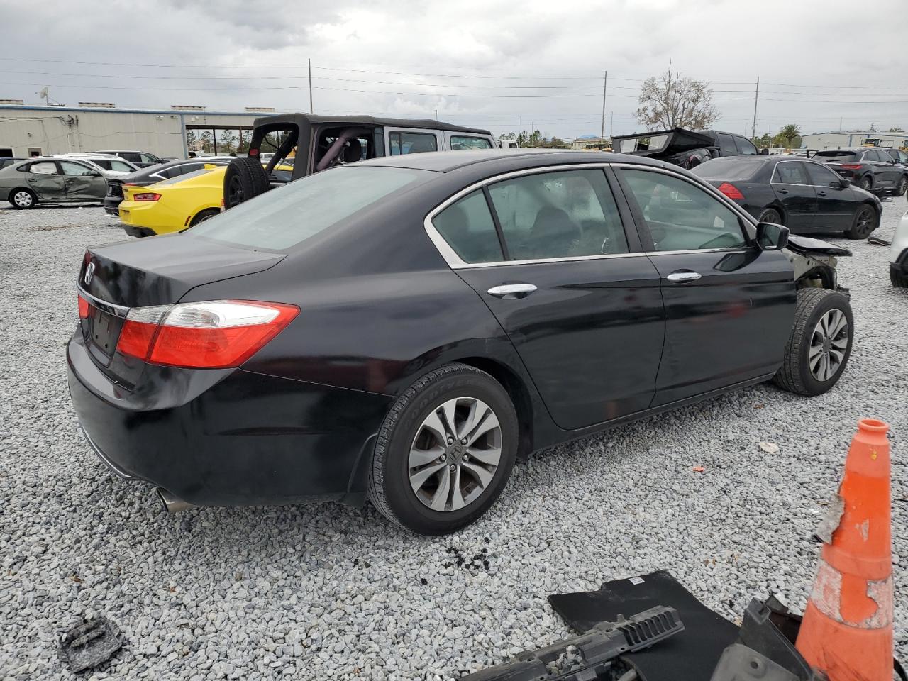 VIN 1HGCR2F31EA187817 2014 HONDA ACCORD no.3