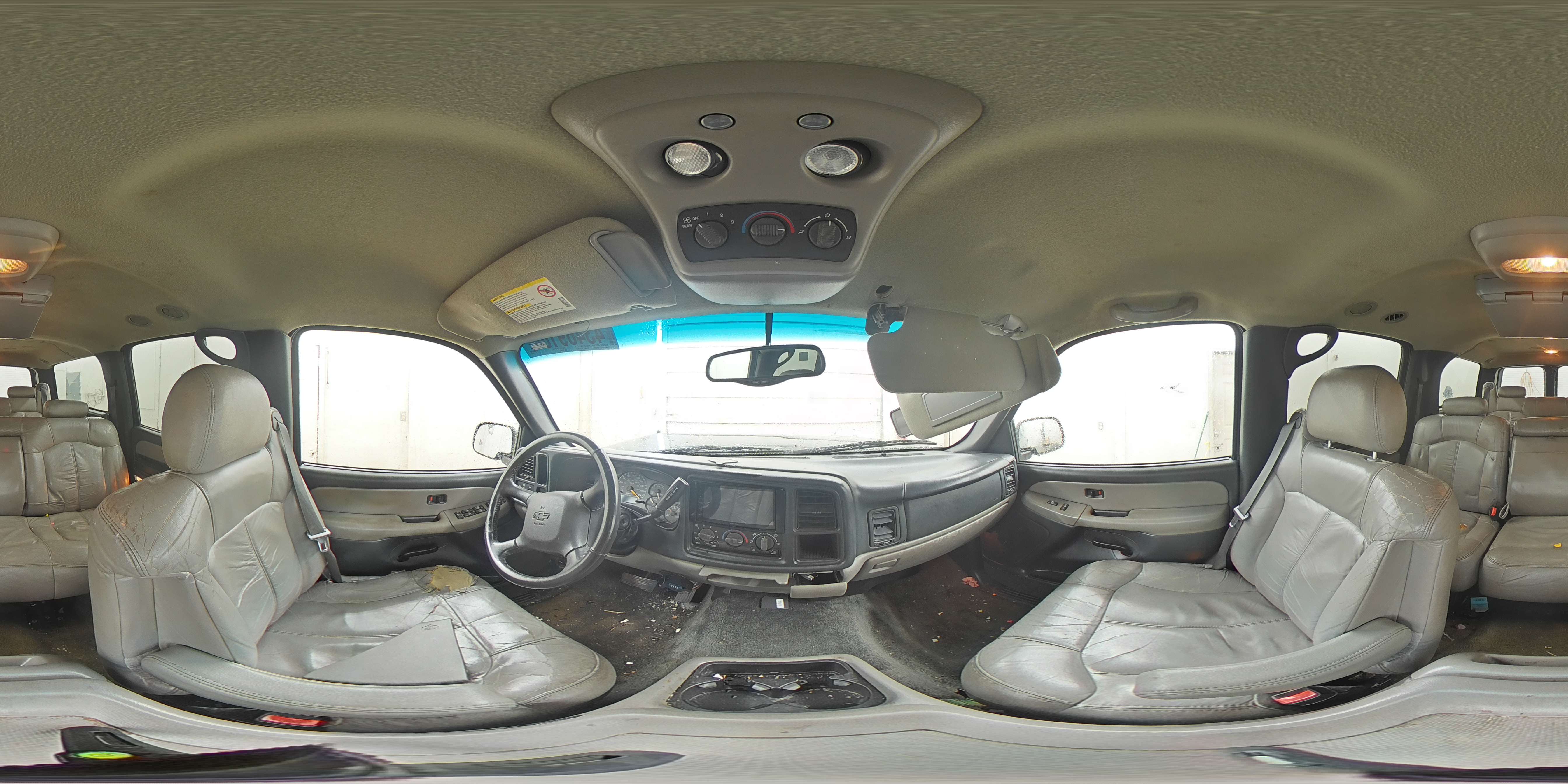 2001 Chevrolet Suburban - Image 13