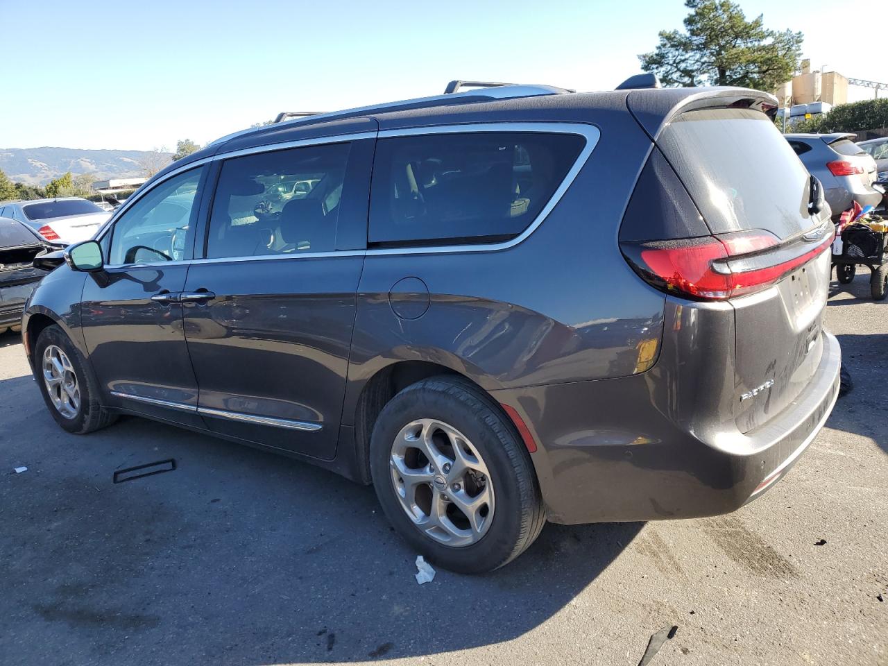 2021 Chrysler Pacifica - Image 2