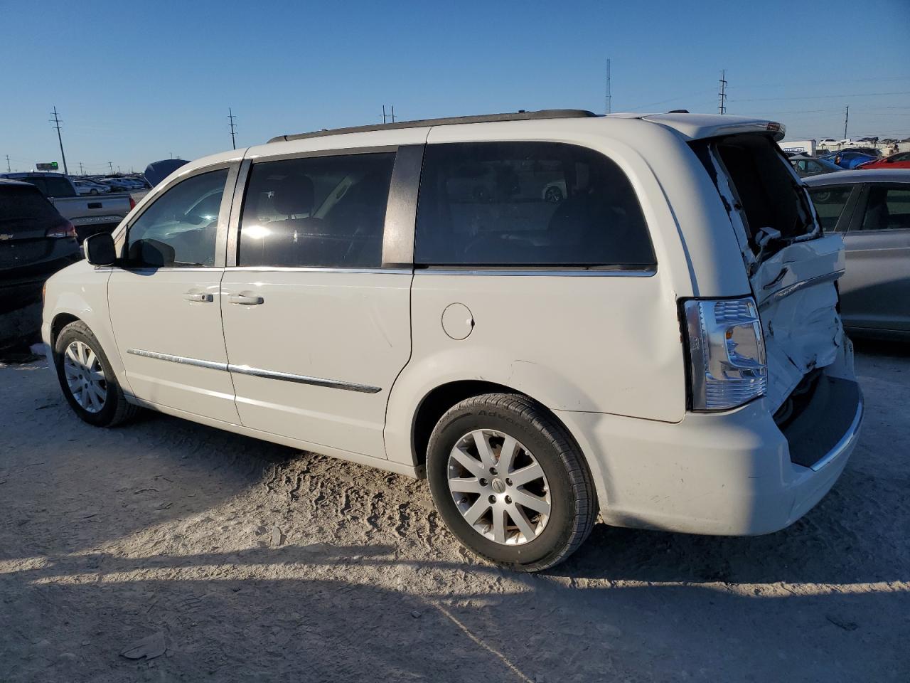 2013 Chrysler Town & Country - Image 2