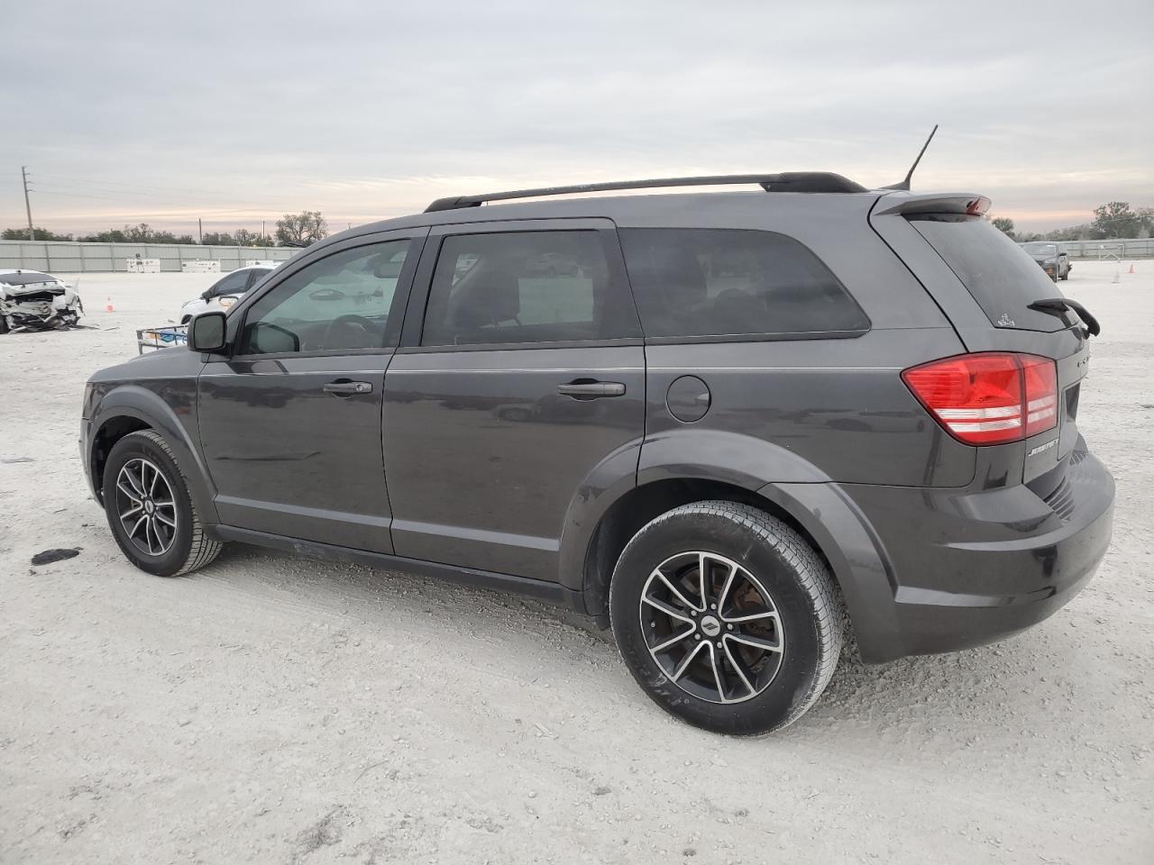 2018 Dodge Journey - Image 2