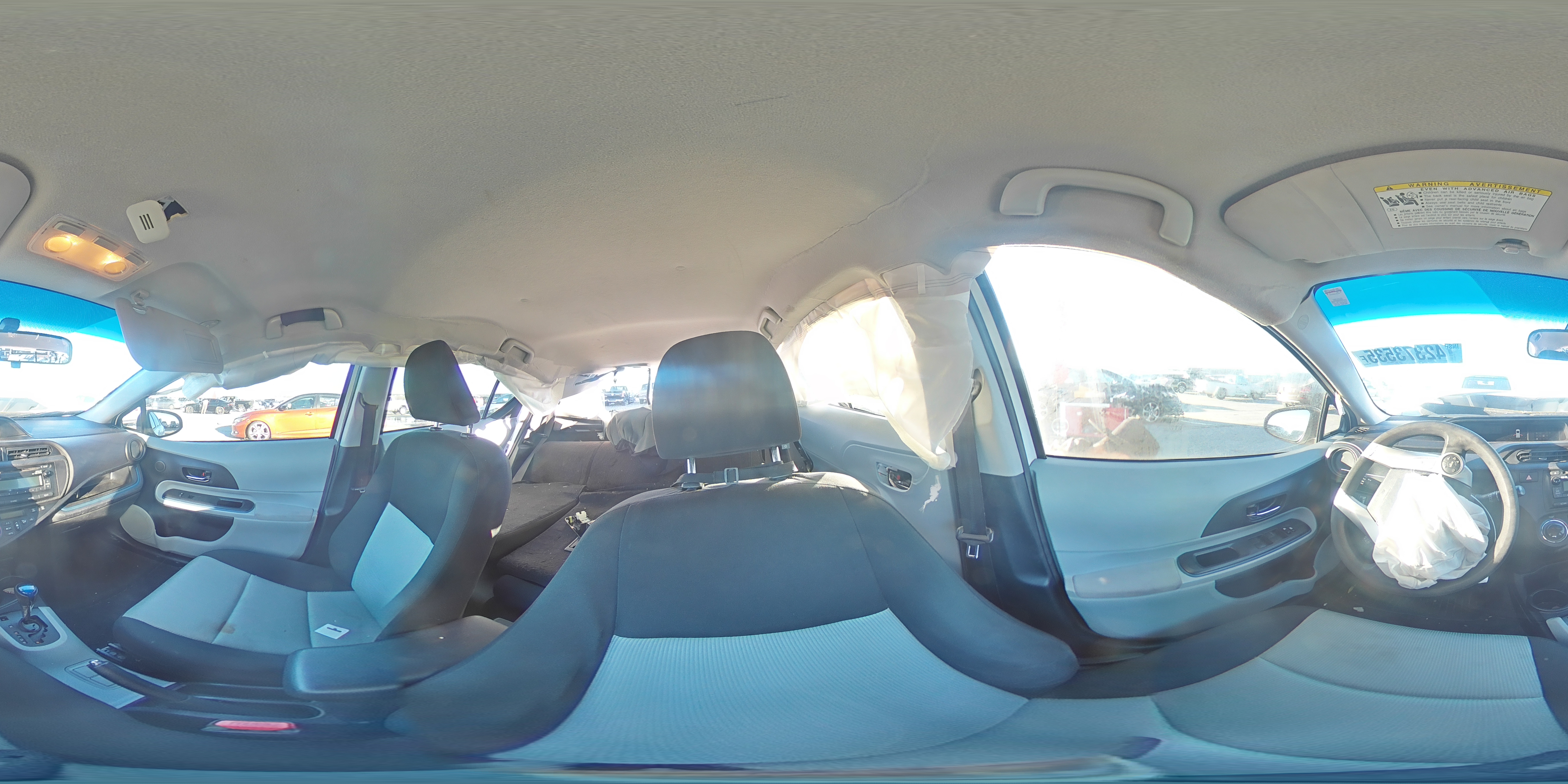 2013 Toyota Prius - Image 12