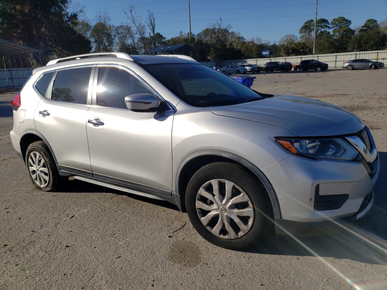2017 Nissan Rogue - Image 4