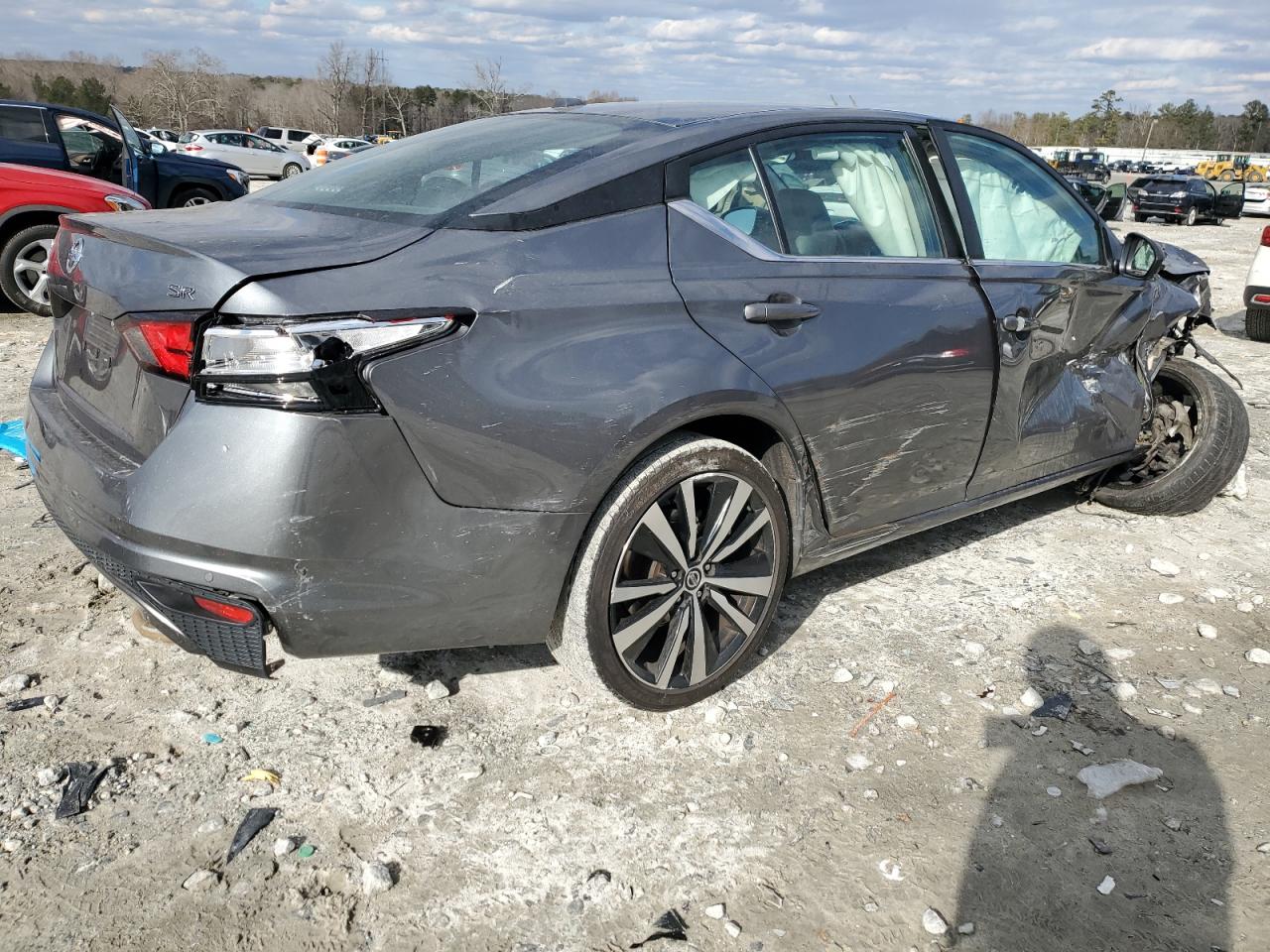 2021 Nissan Altima - Image 3