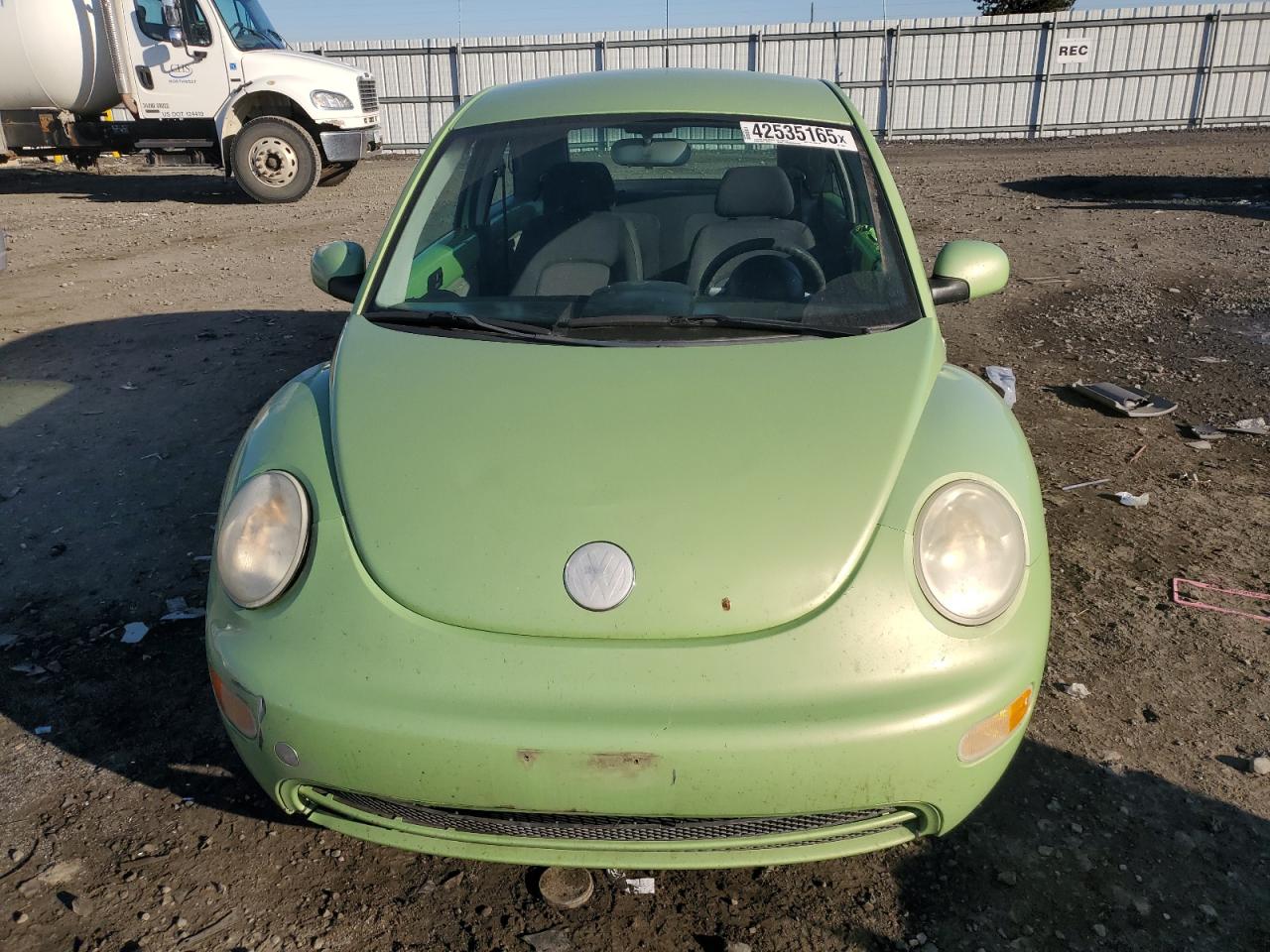 2003 Volkswagen Beetle - Image 5