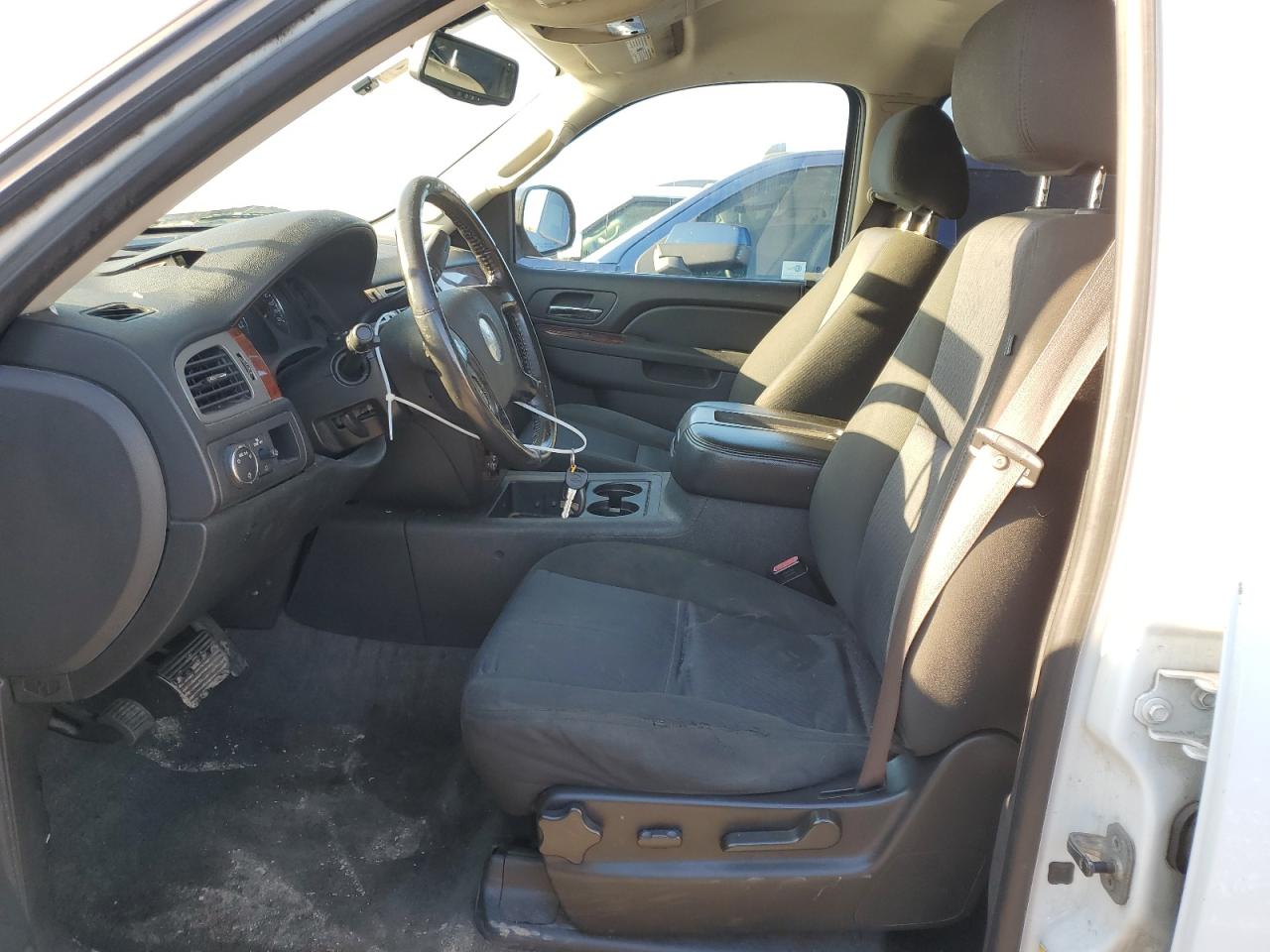 2010 Chevrolet Suburban - Image 7
