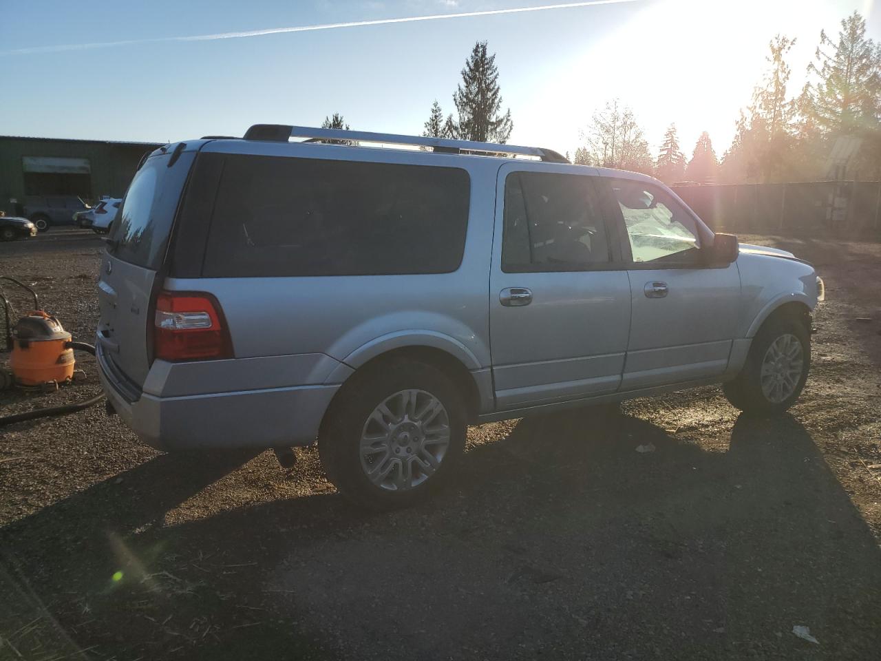 2011 Ford Expedition - Image 3