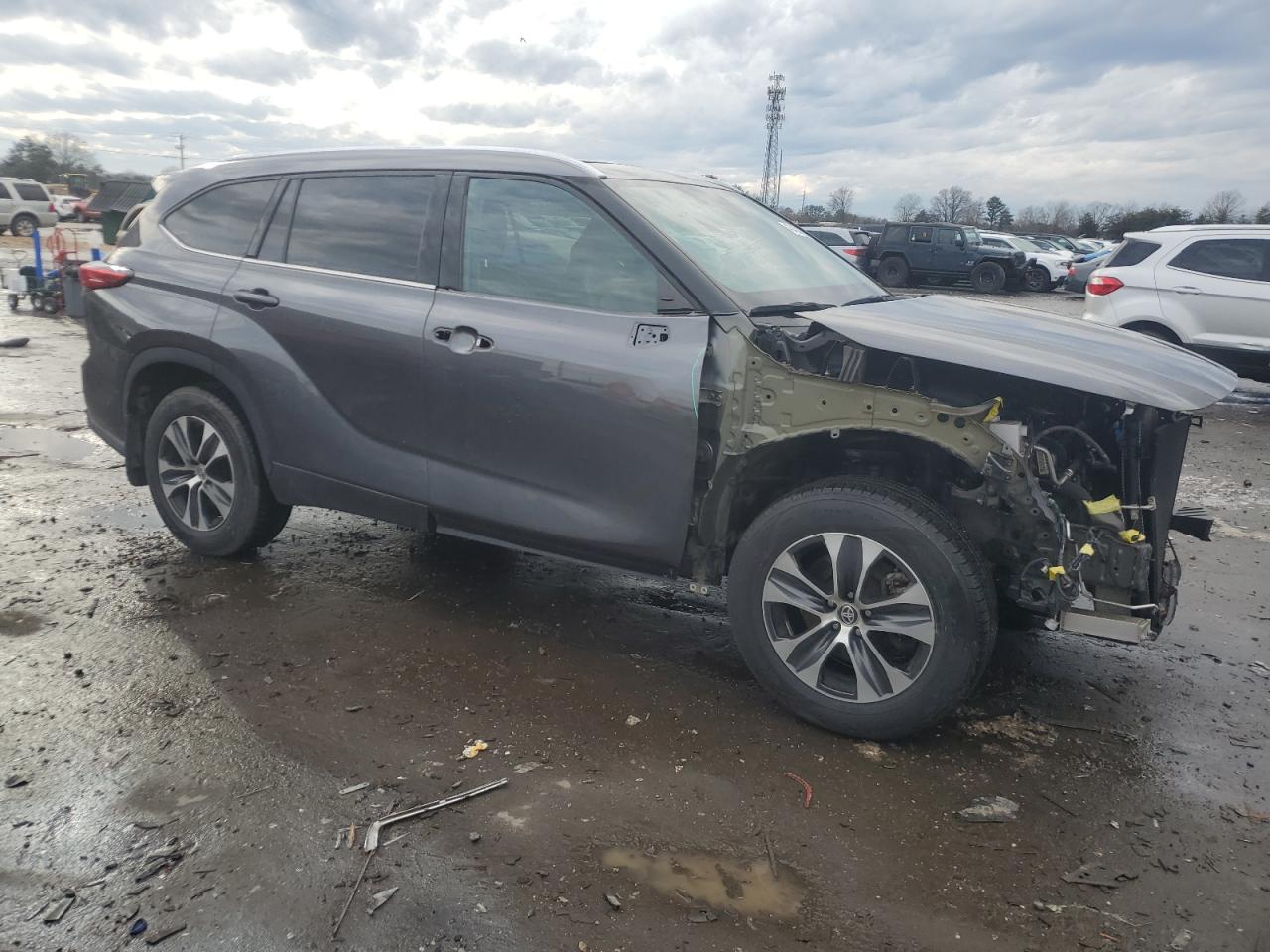 2020 Toyota Highlander - Image 4