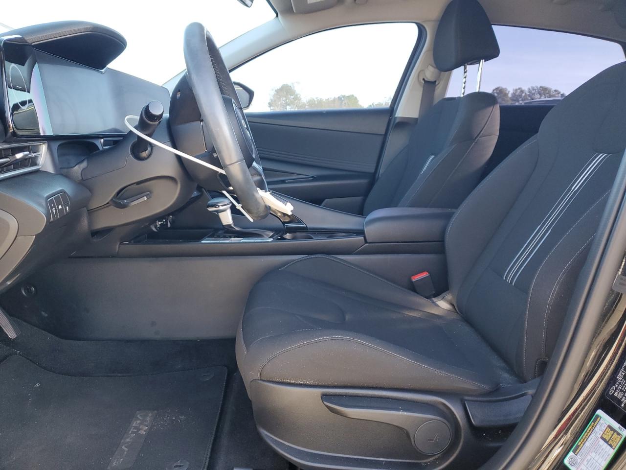 2023 Hyundai Elantra - Image 7
