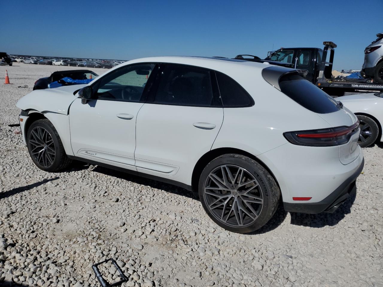 2024 Porsche Macan - Image 2