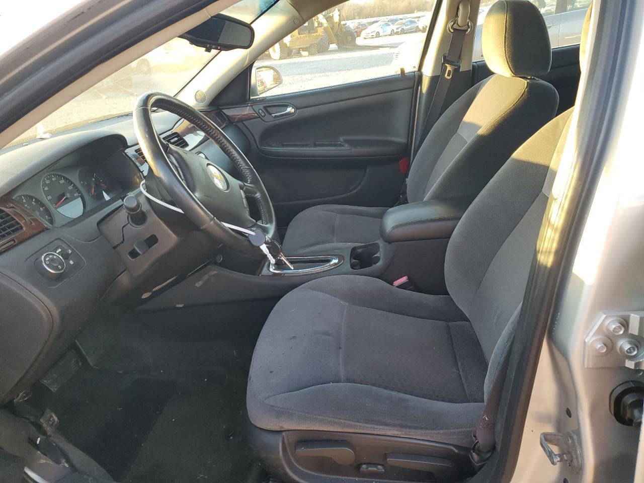 2011 Chevrolet Impala - Image 7