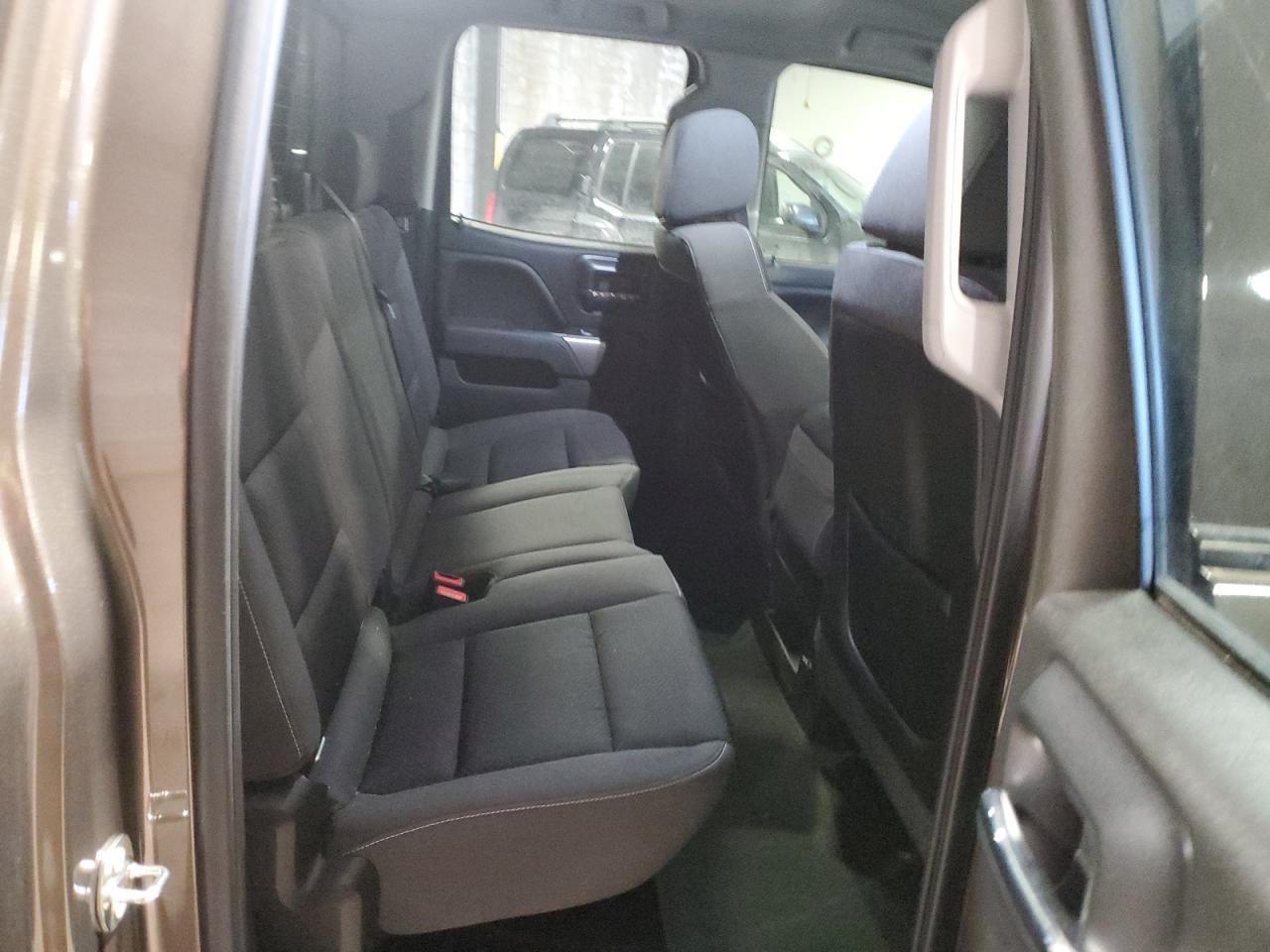 2015 Chevrolet Silverado - Image 10