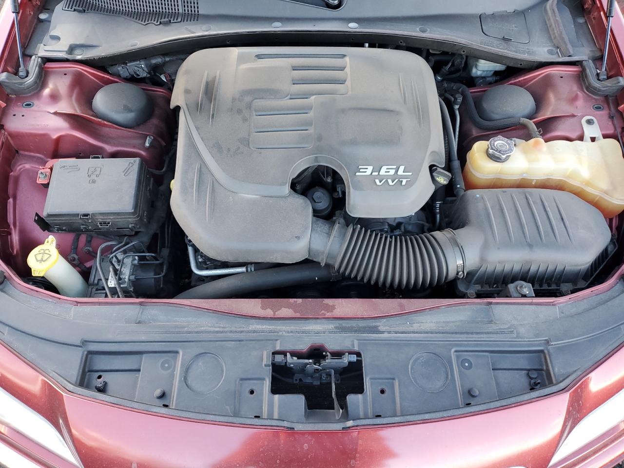 2013 Chrysler 300 - Image 12