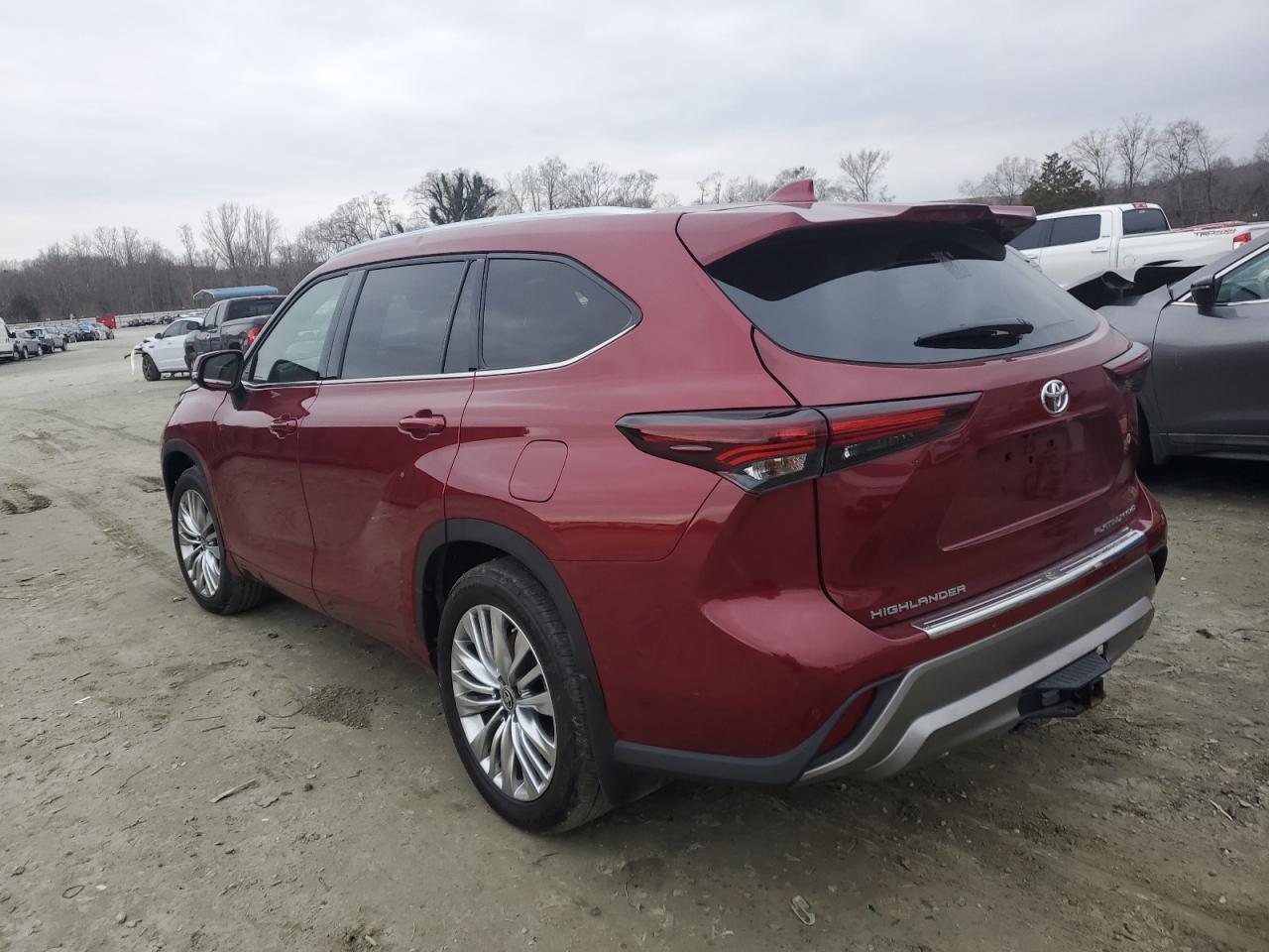 2024 Toyota Highlander - Image 2