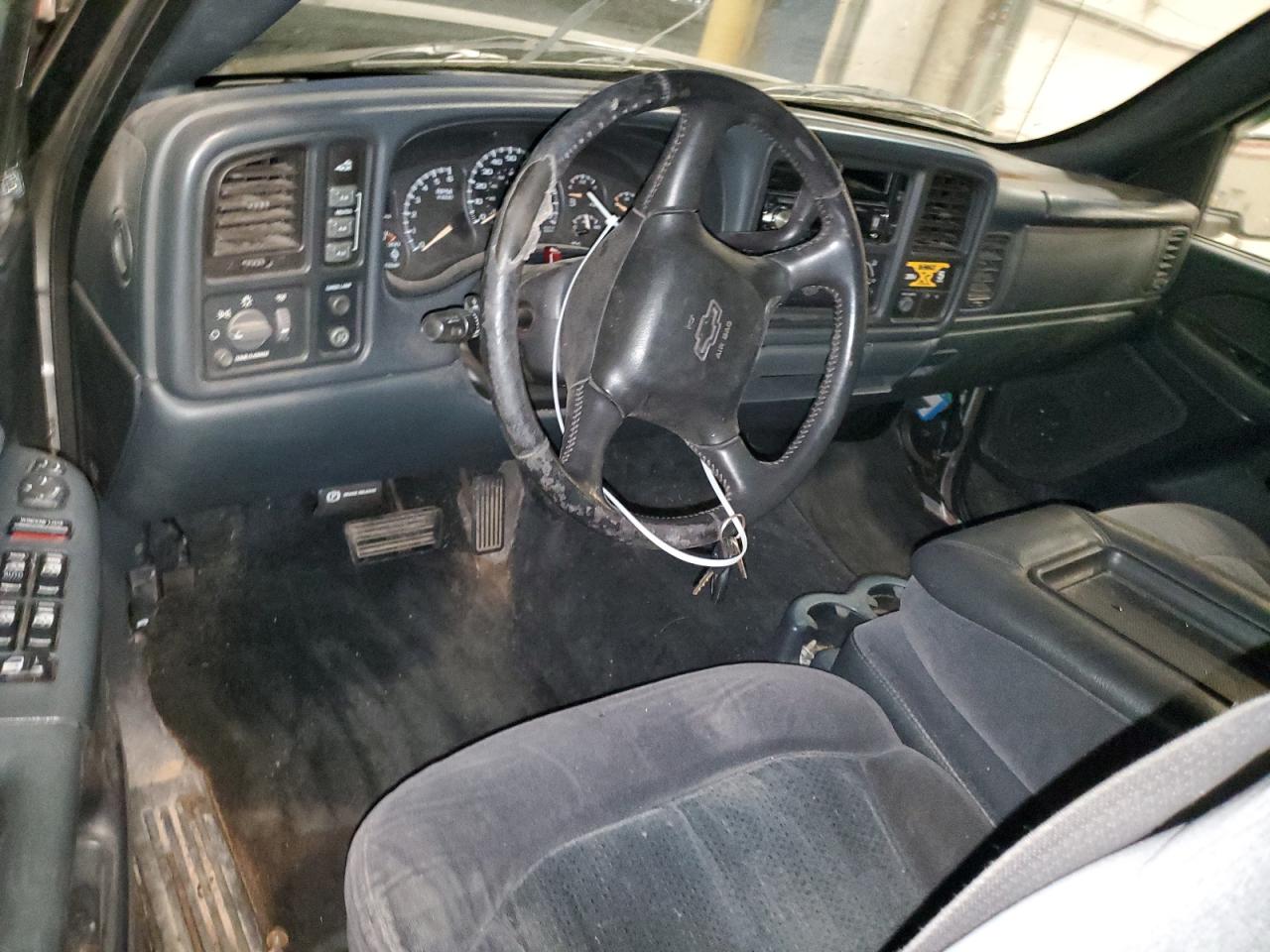 2002 Chevrolet Silverado - Image 8