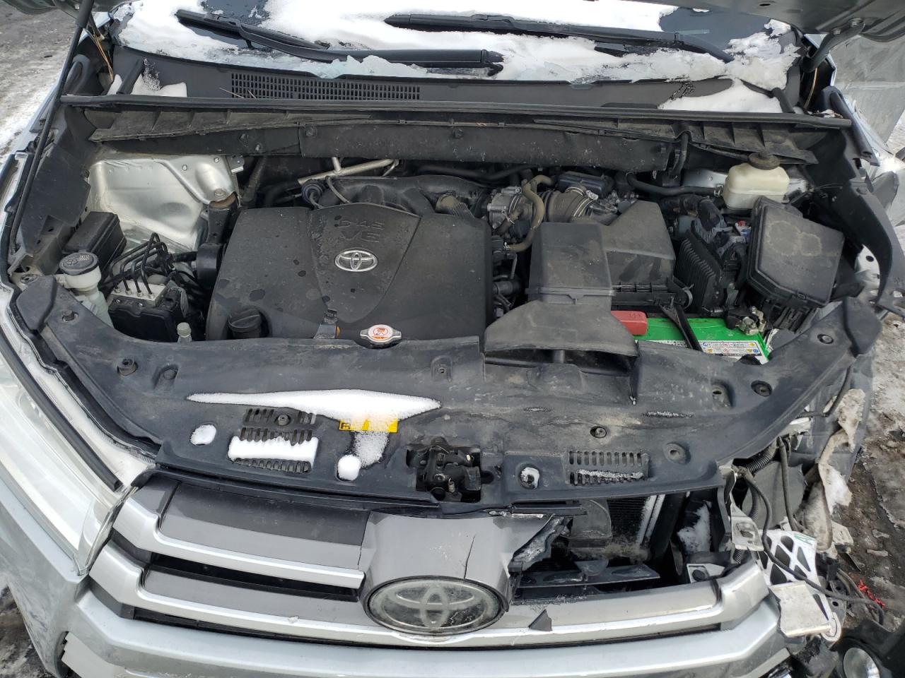 2017 Toyota Highlander - Image 13
