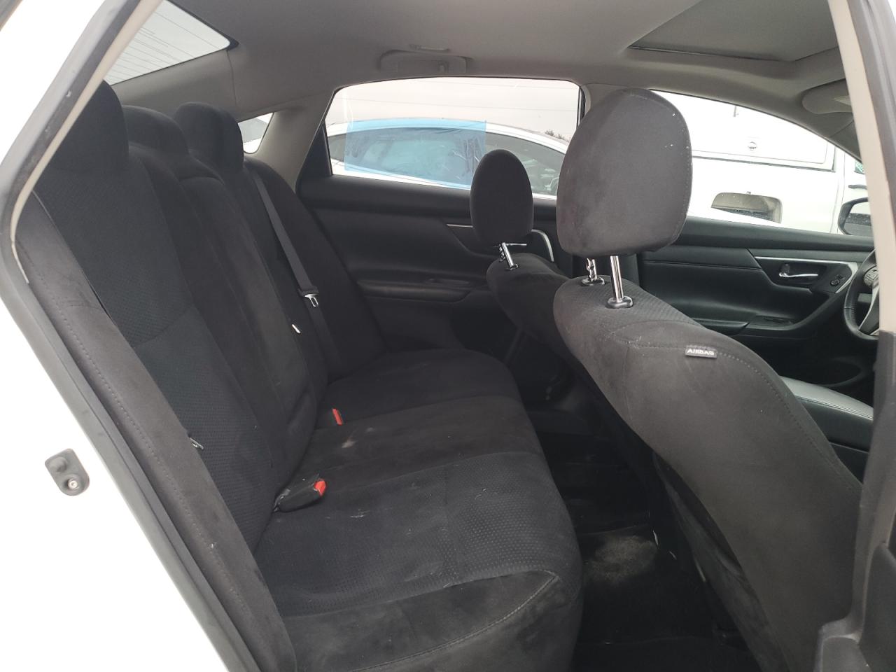 2015 Nissan Altima - Image 10