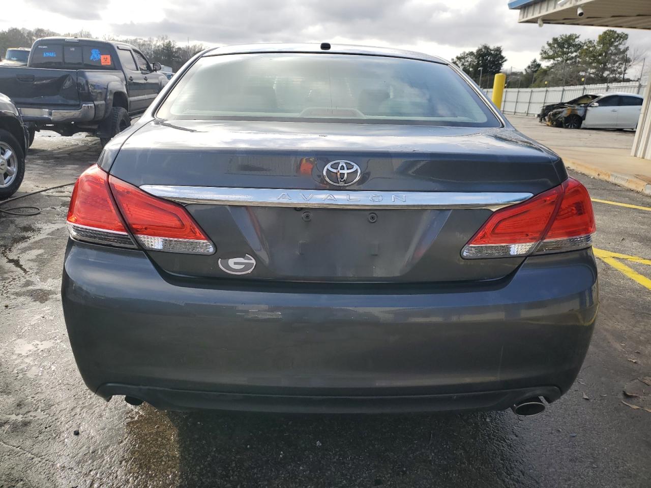 2011 Toyota Avalon - Image 6