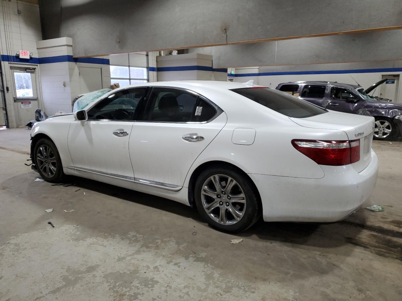 2009 Lexus LS - Image 2