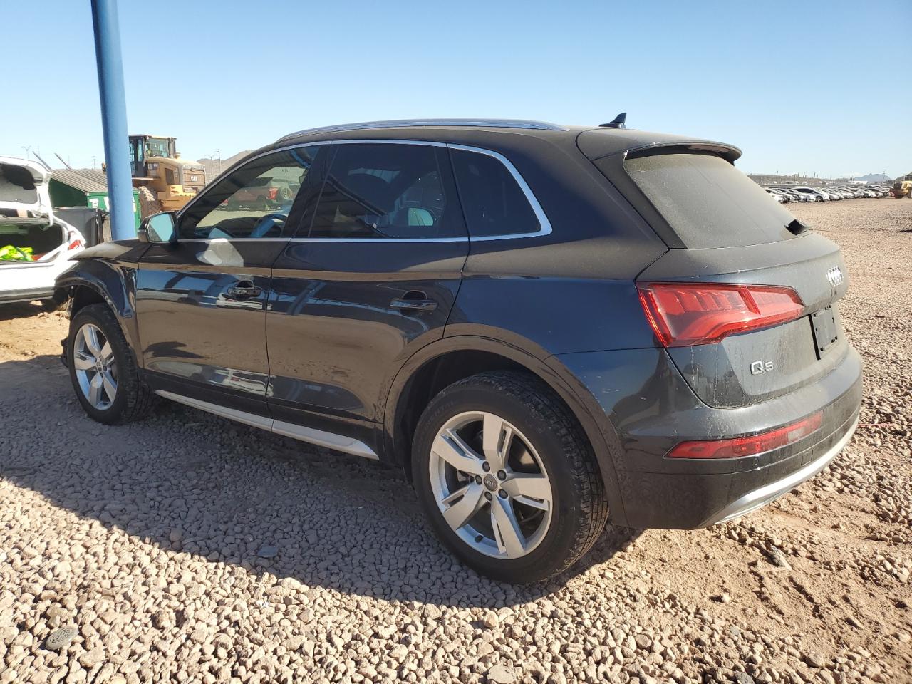 WA1BNAFY3J2041977 2018 AUDI Q5 - Image 2