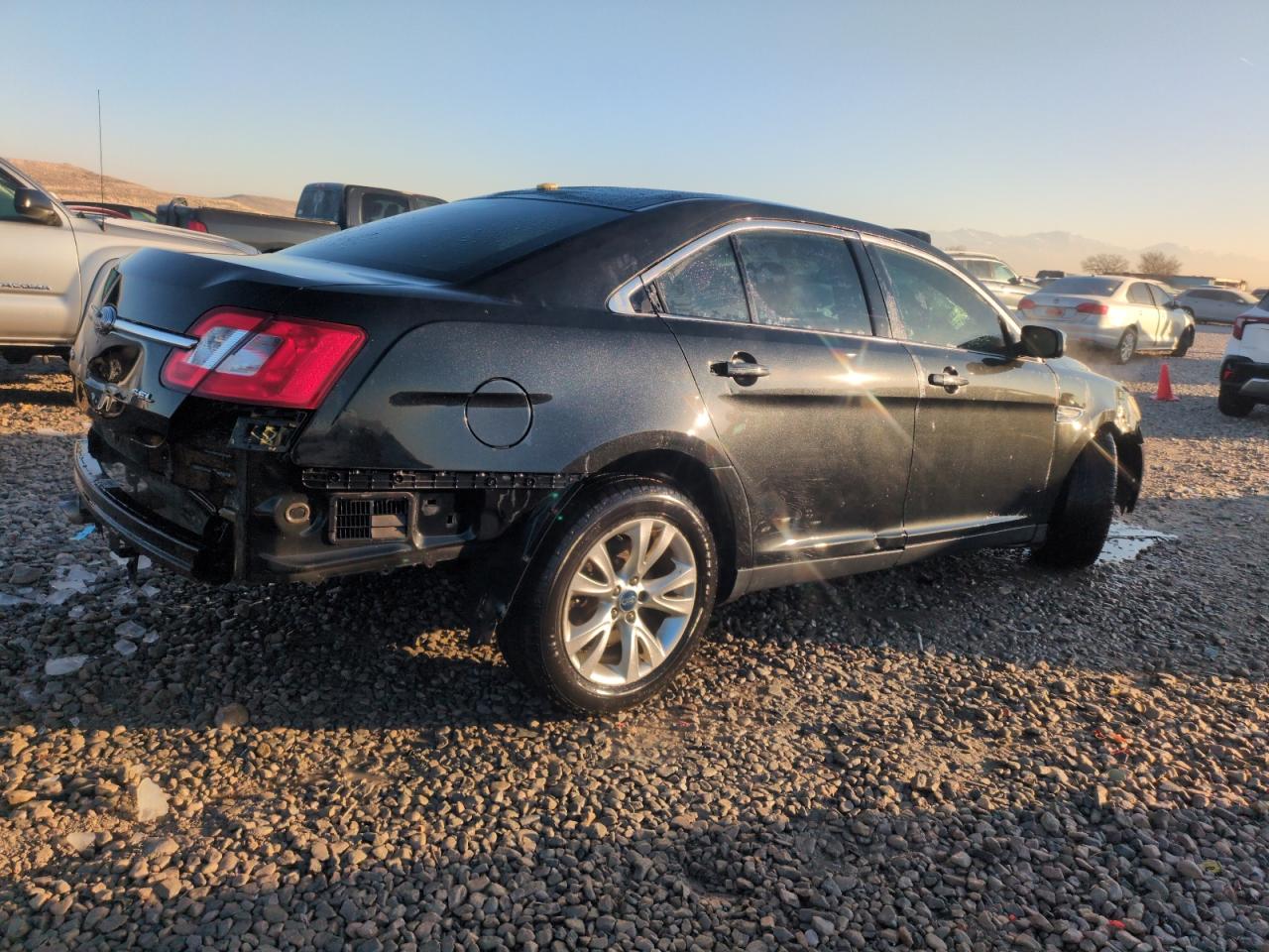 2010 Ford Taurus - Image 3
