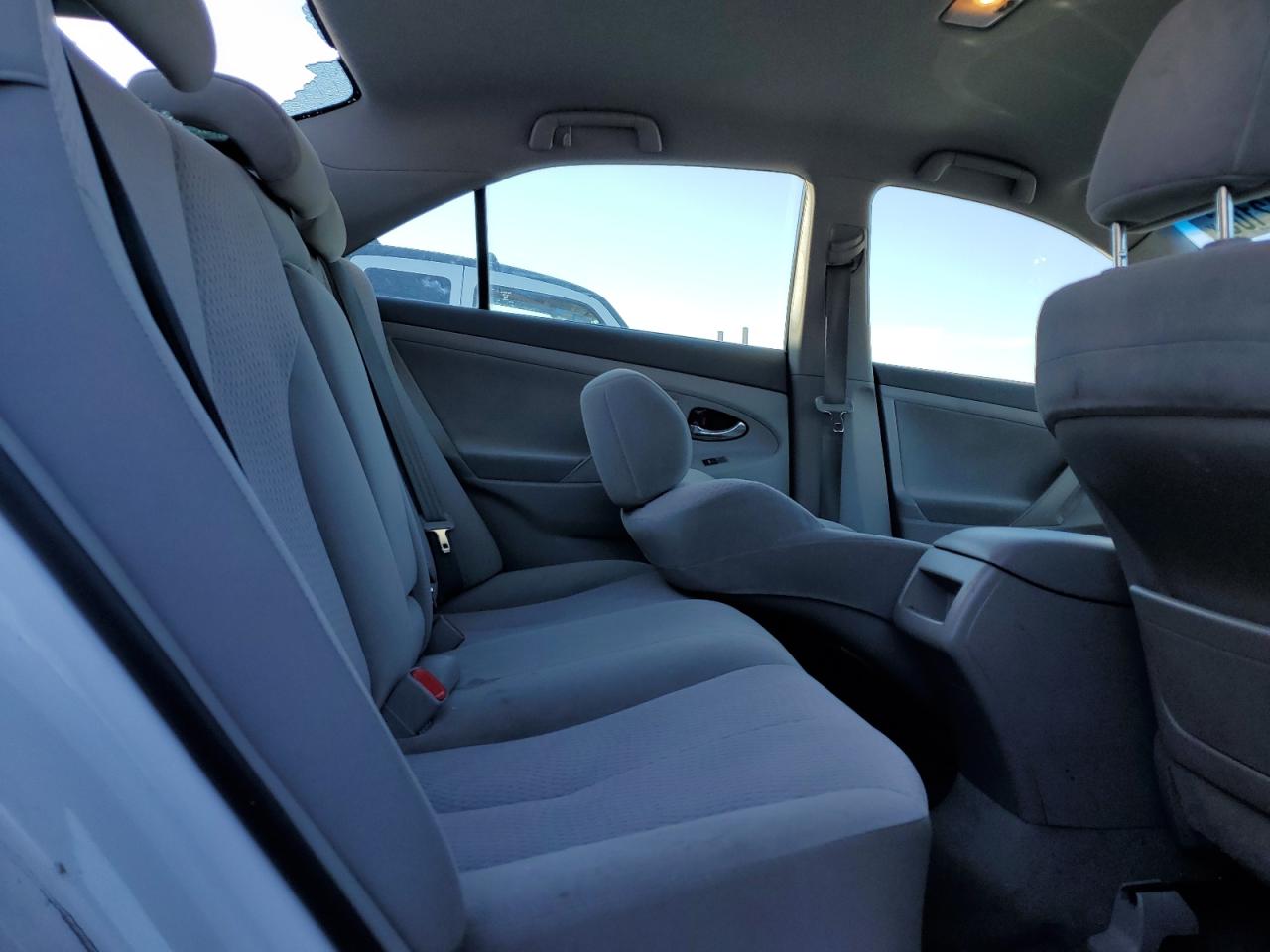 2011 Toyota Camry - Image 10