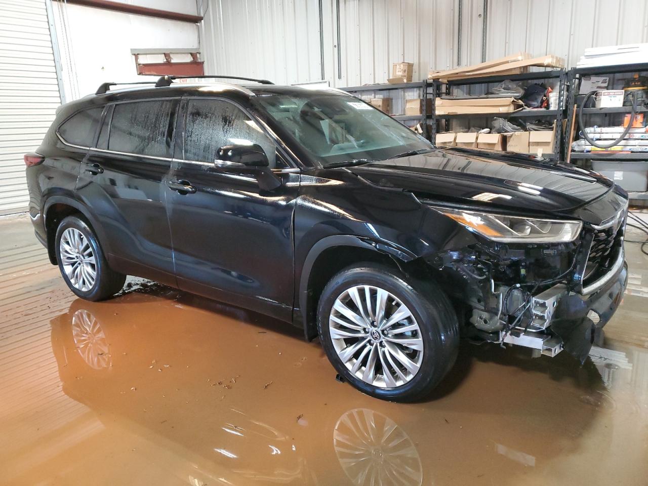 2024 Toyota Highlander - Image 4