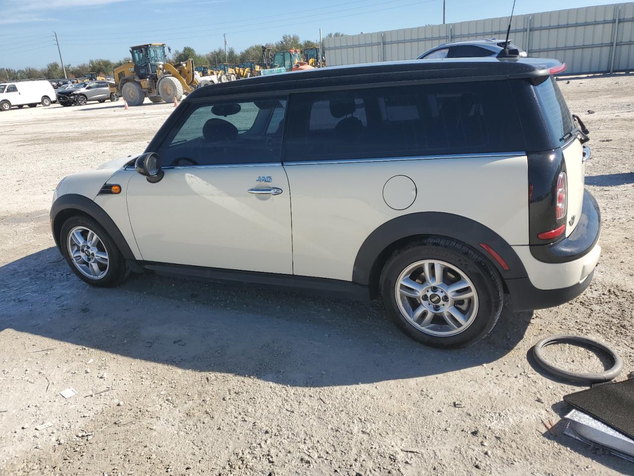 2013 MINI Cooper - Image 2