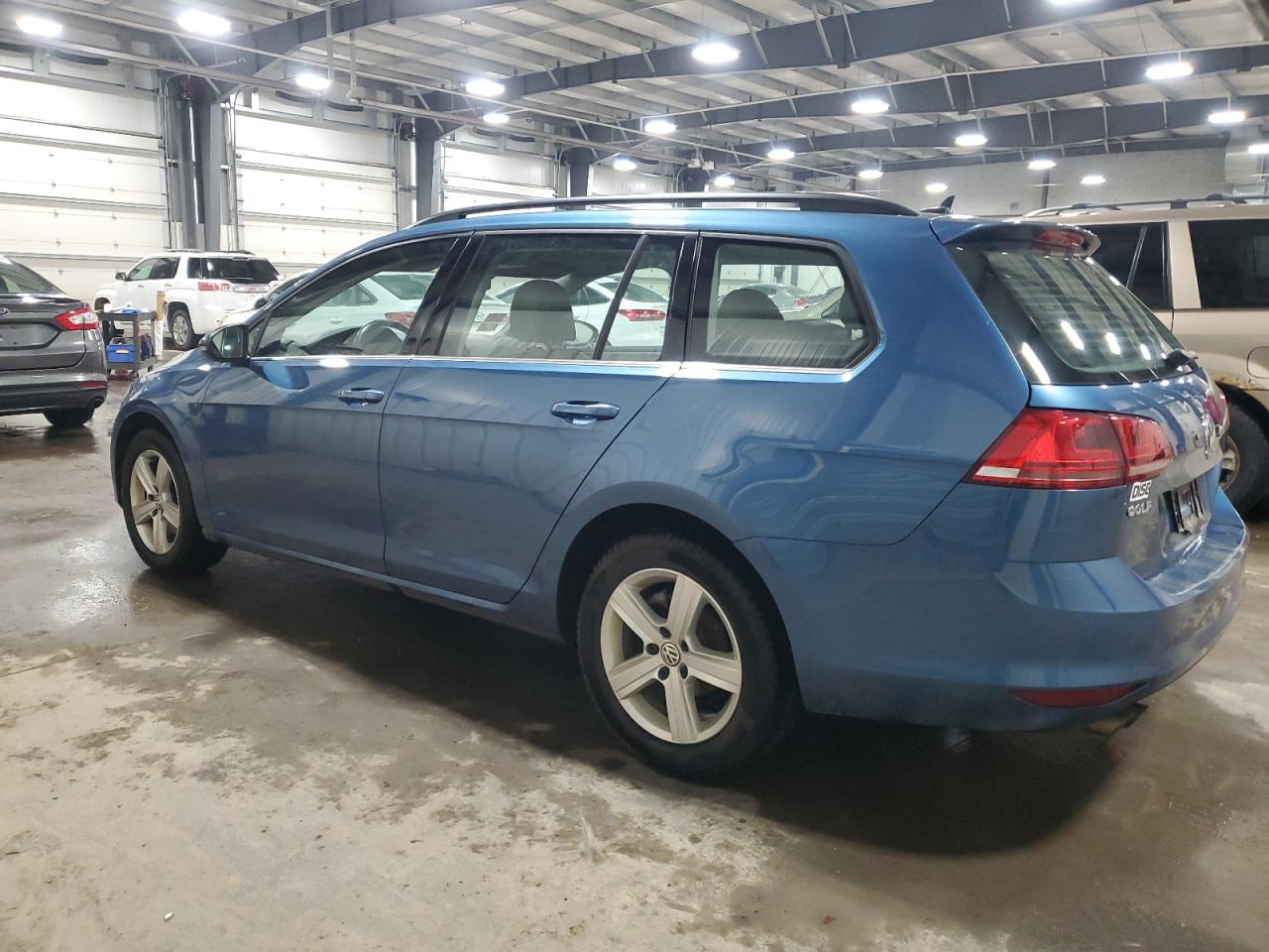 2015 Volkswagen Golf - Image 2