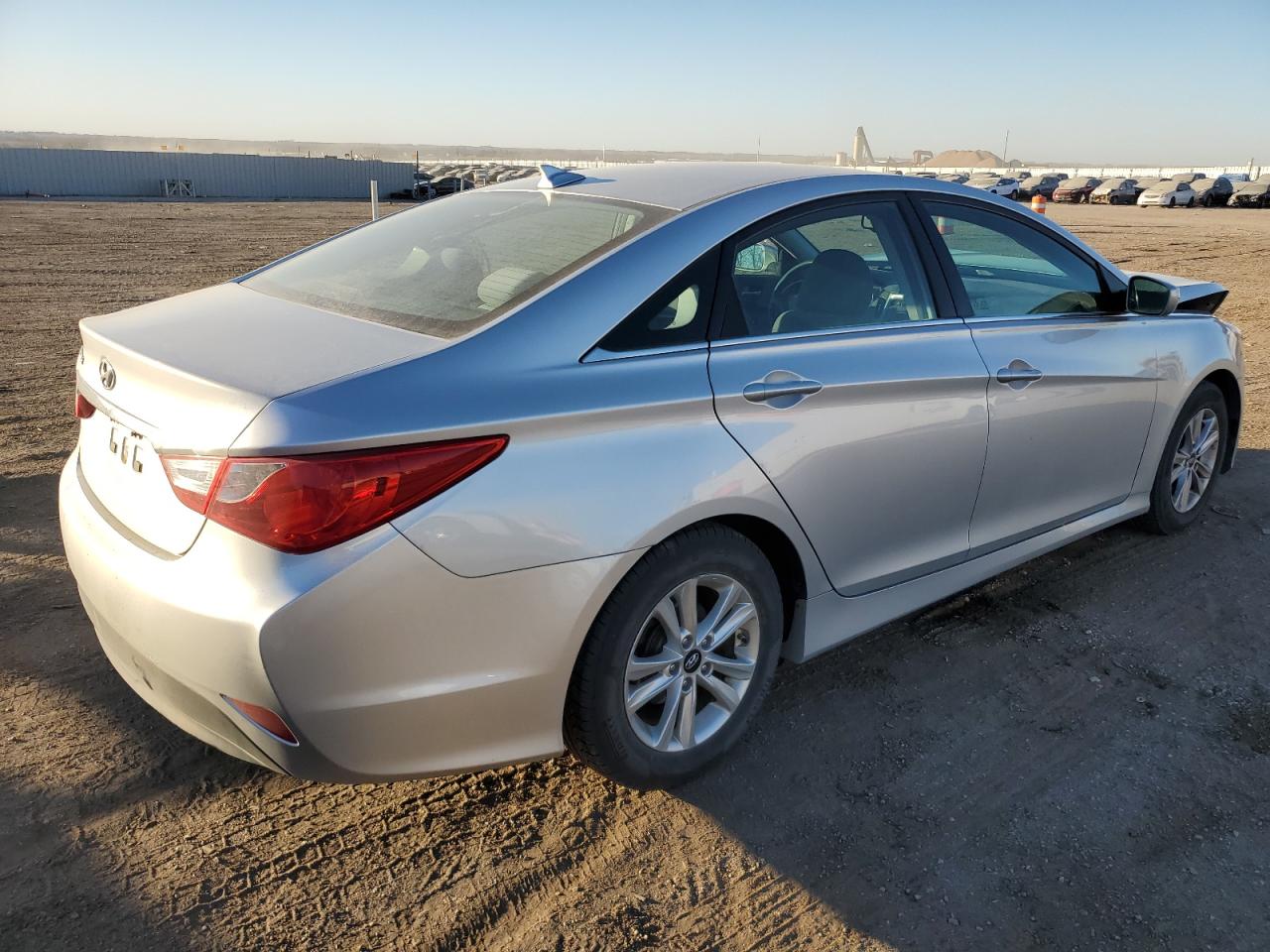 2014 Hyundai Sonata - Image 3