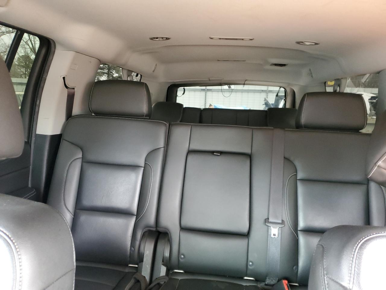 2019 Chevrolet Suburban - Image 10