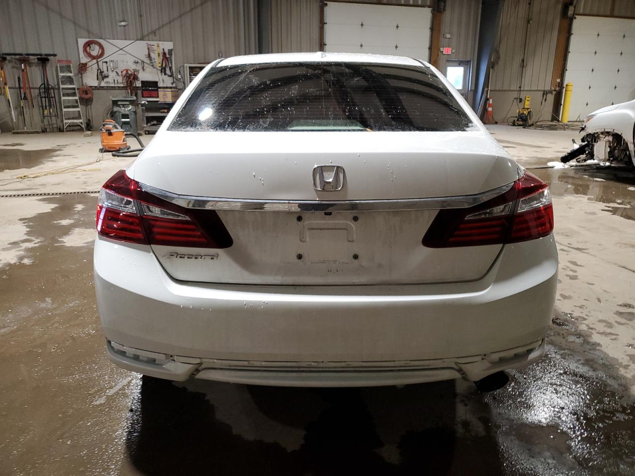 VIN 1HGCR2F97GA033717 2016 HONDA ACCORD no.6