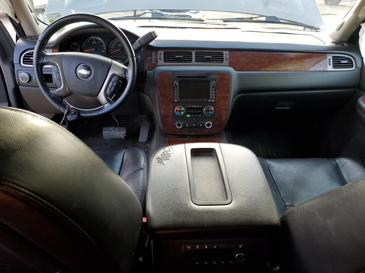 2009 Chevrolet Suburban - Image 8