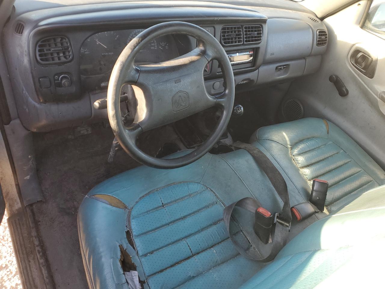1997 Dodge Dakota - Image 8