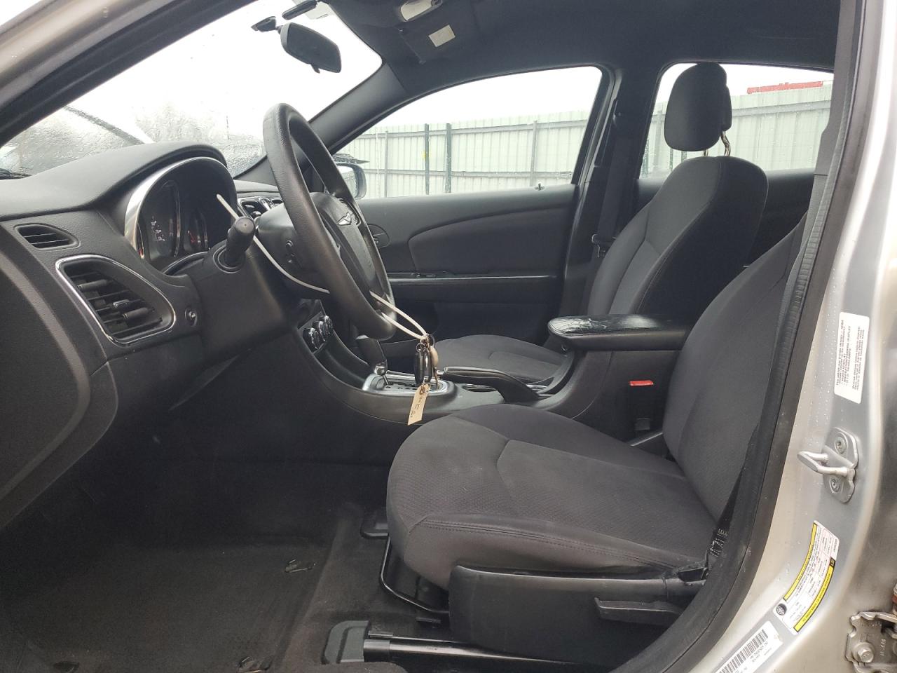 2012 Chrysler 200 - Image 7