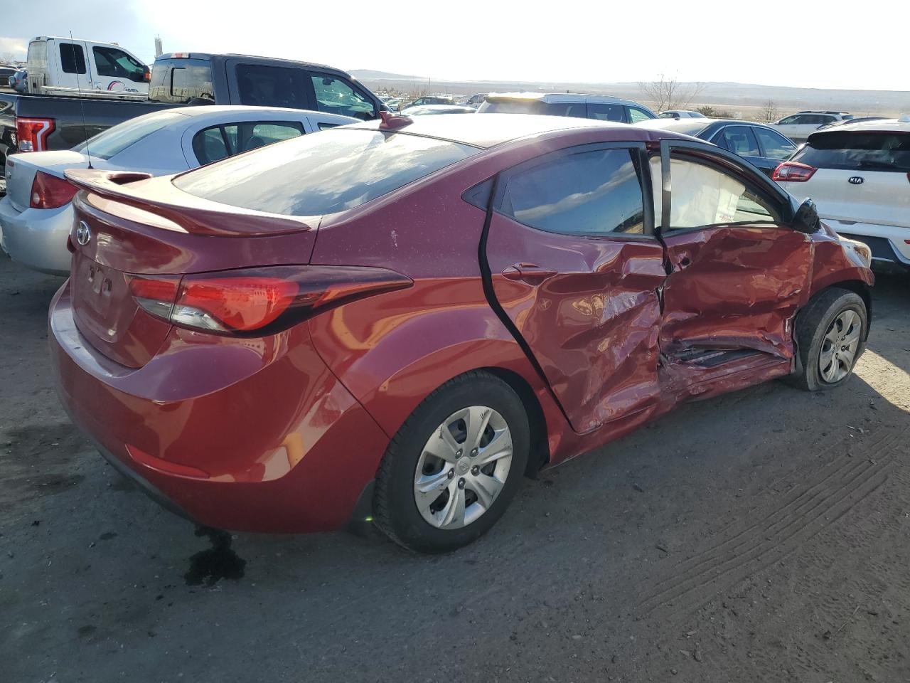 2016 Hyundai Elantra - Image 3