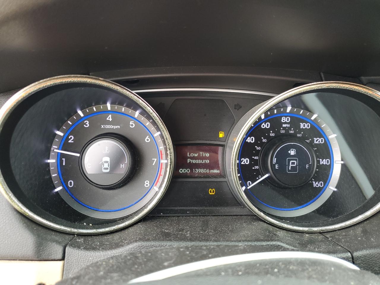 2012 Hyundai Sonata - Image 9