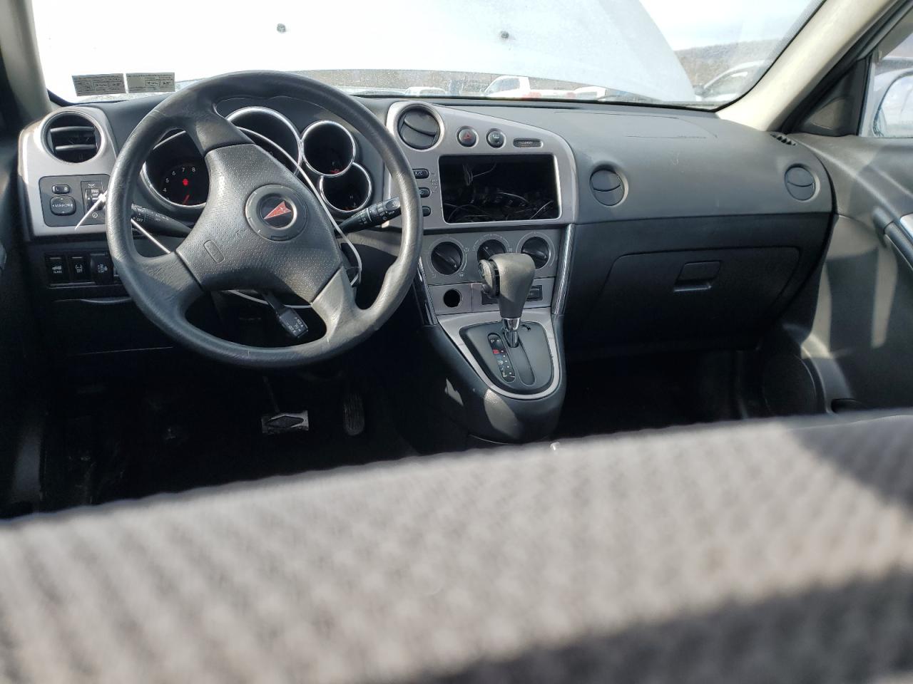 2005 Pontiac Vibe - Image 8