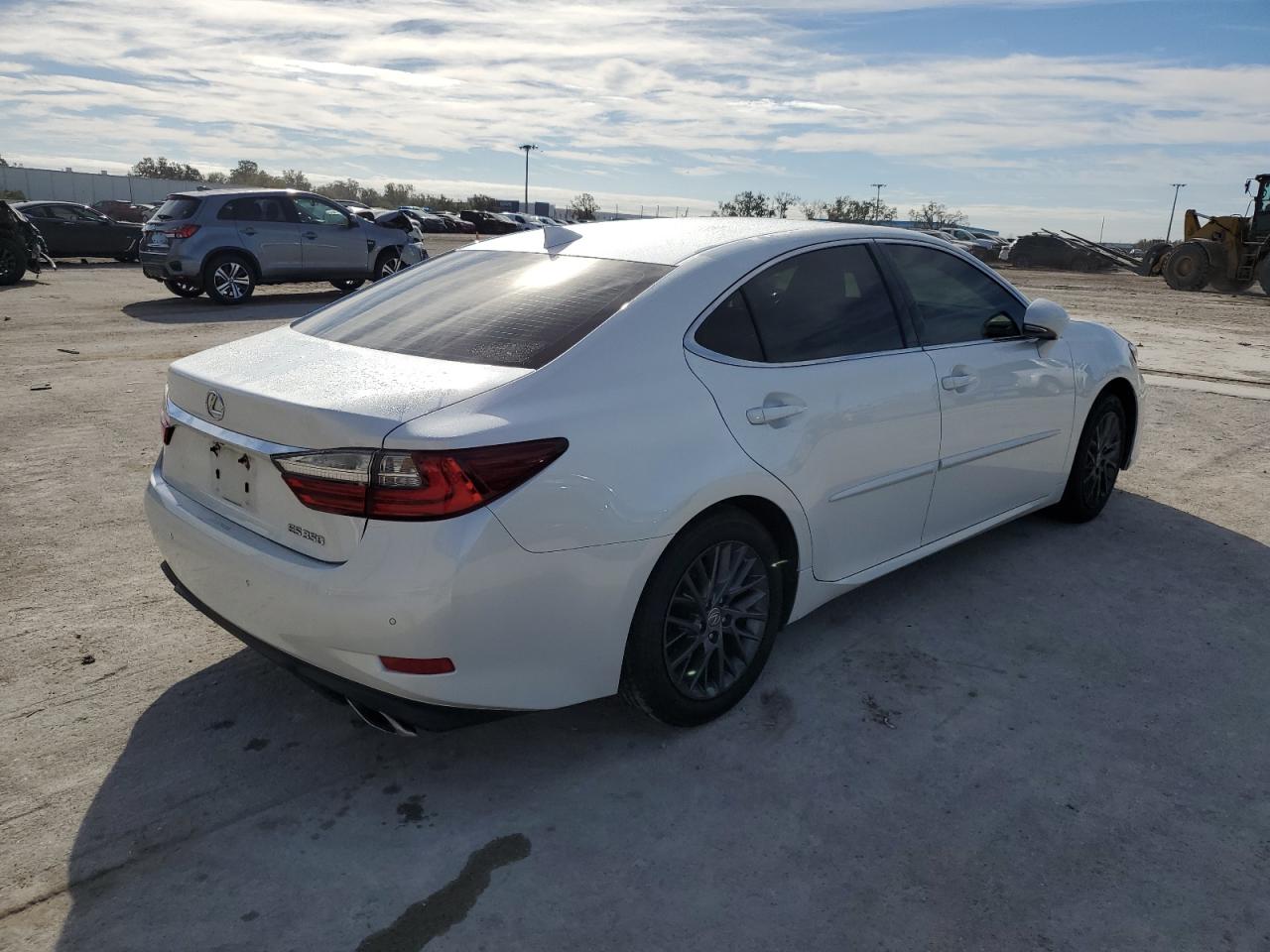 2018 Lexus ES - Image 3