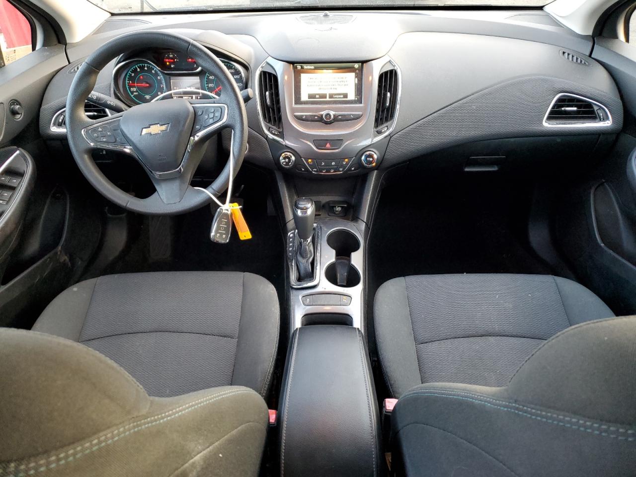 2018 Chevrolet Cruze - Image 8