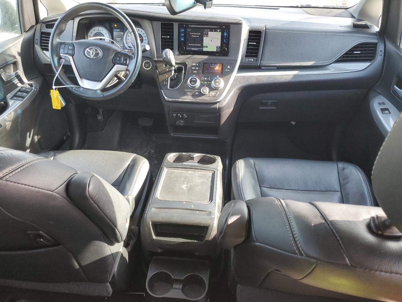 2017 Toyota Sienna - Image 8