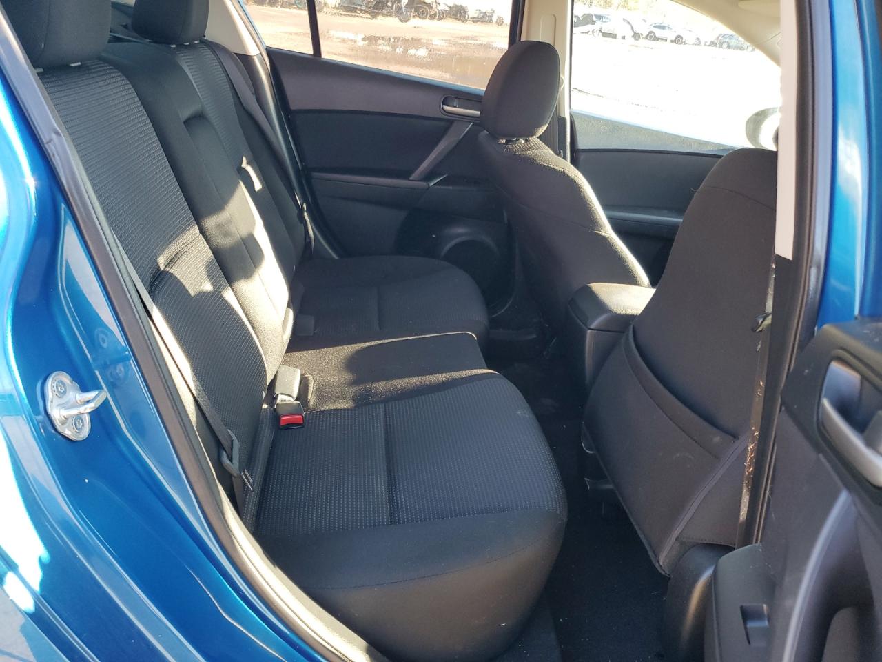 2012 Mazda 3 - Image 10