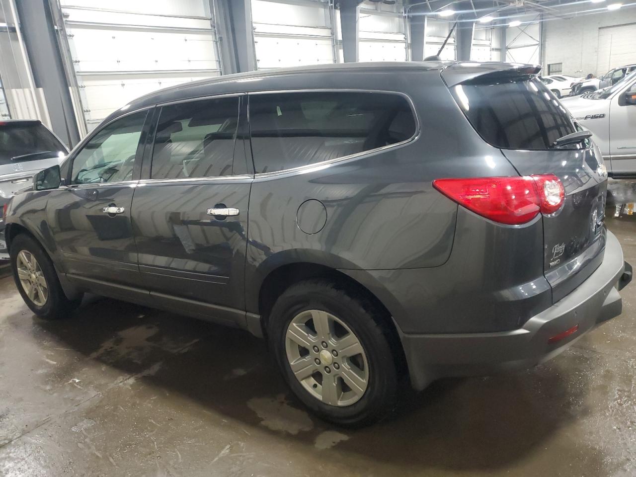 2010 Chevrolet Traverse - Image 2