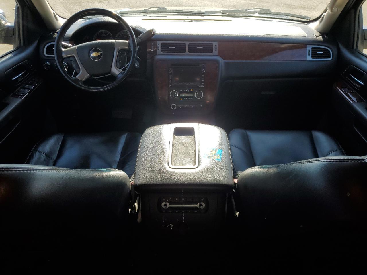 2011 Chevrolet Suburban - Image 8