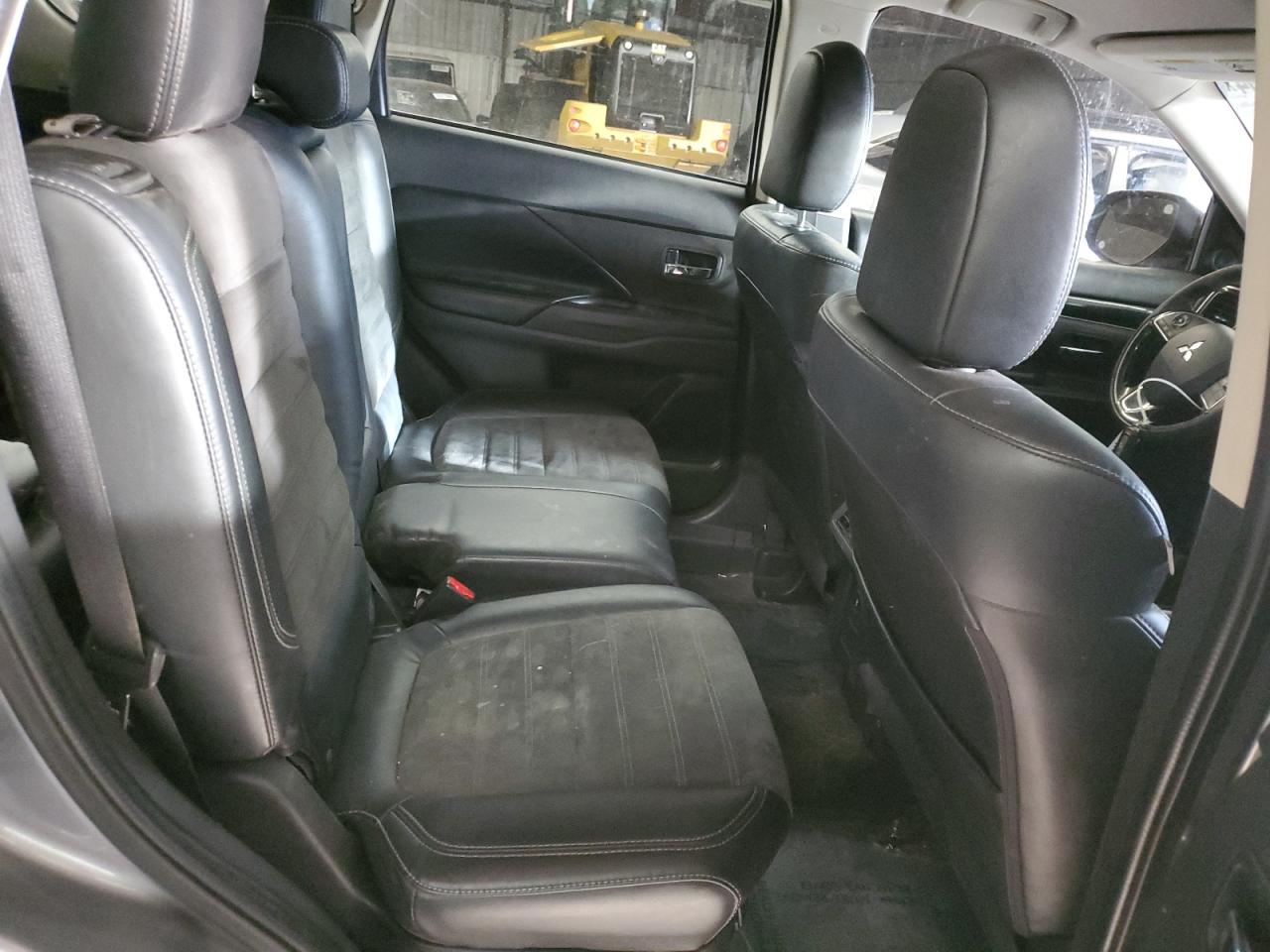 2019 Mitsubishi Outlander - Image 11