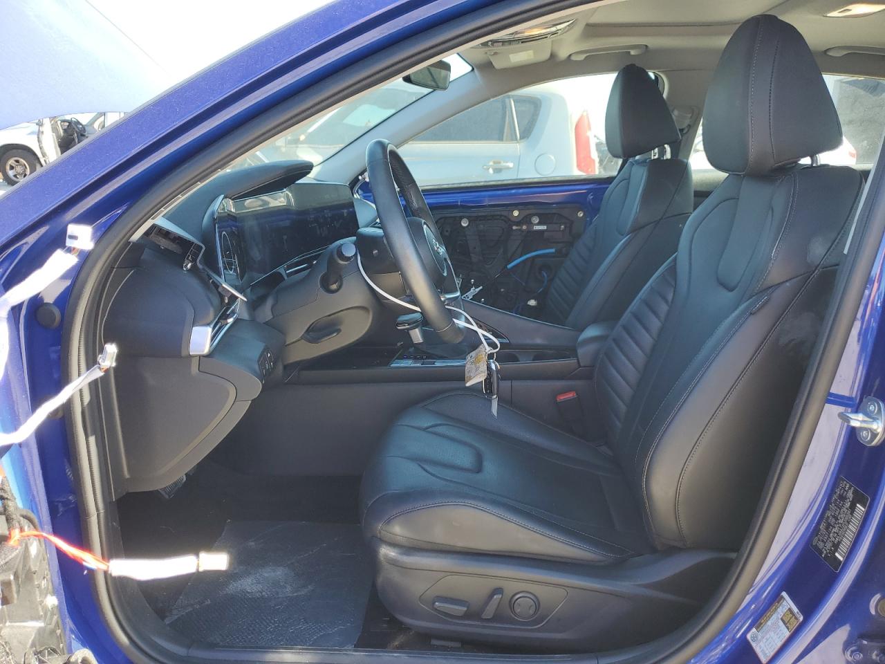 2023 Hyundai Elantra - Image 7